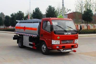 小多利卡加油车