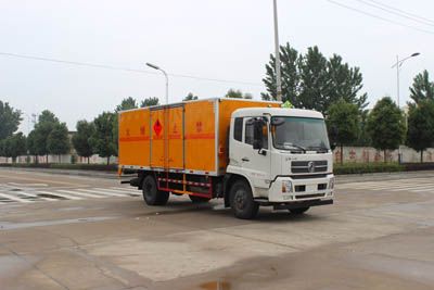 东风天锦单桥甲醇厢式运输车