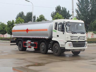 国五东风小三轴18吨运油车